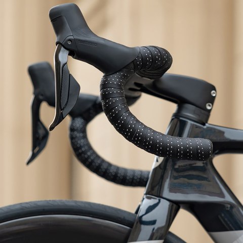 Owijka na kierownicę rowerową silikonowa perforowana z efektem kameleona - fioletowa